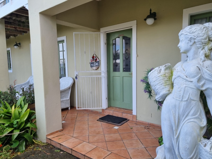 3 Bedroom Property for Sale in Heuningkloof Western Cape